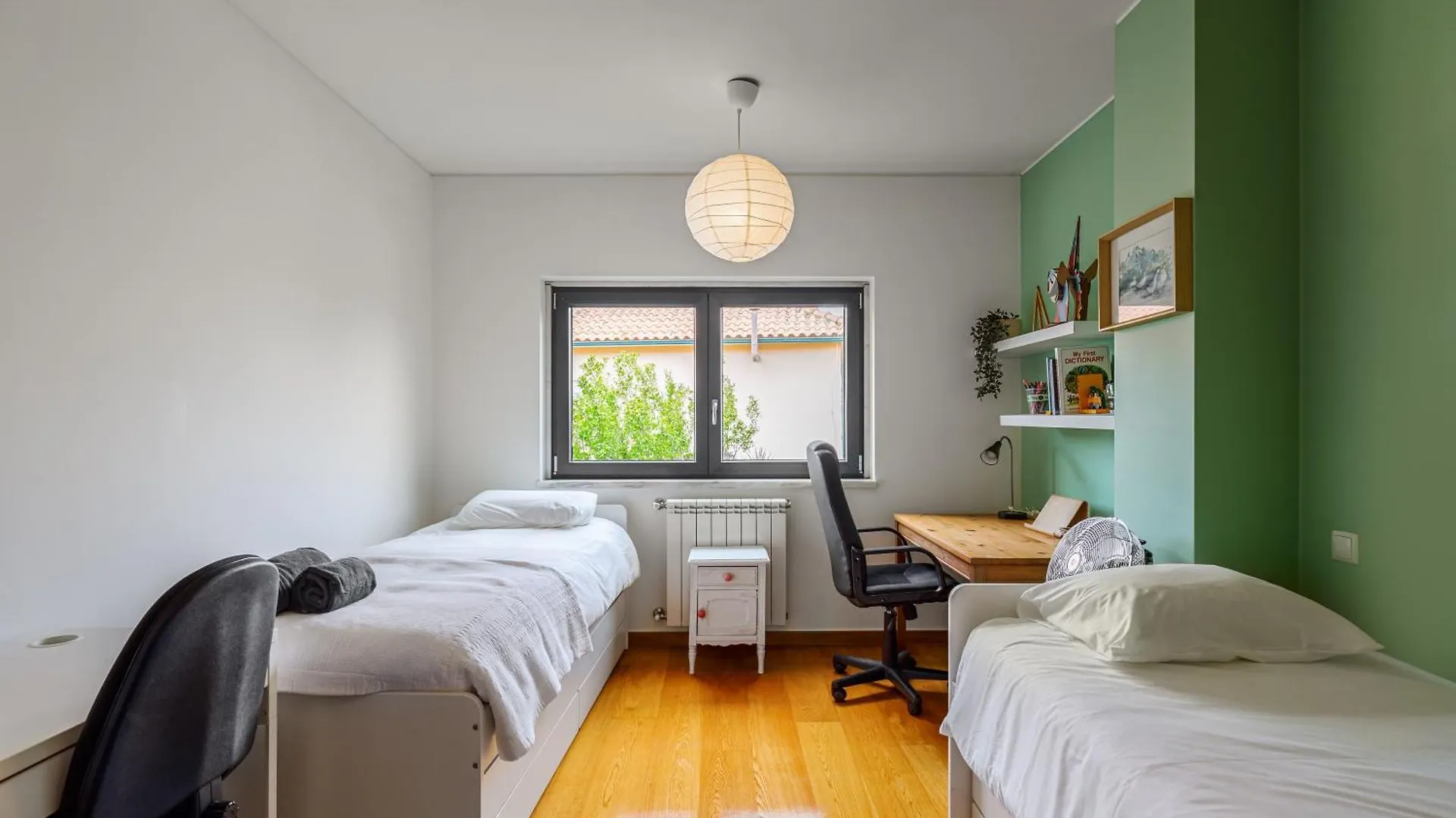 Cosy Village Home Parede 0*,  Portugal